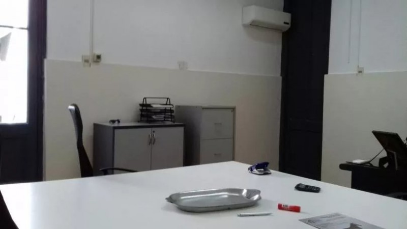 Casa de 6 dorm. en venta, en Tres Cruces.